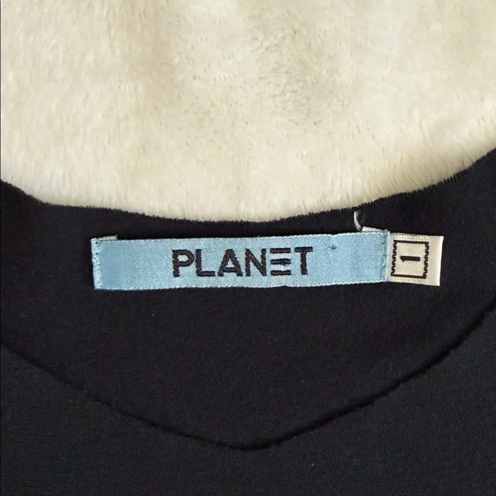 Planet by Lauren G | Sleeveless Pima Cotton Side Slit Raw Hem Top Black (1/4-8) - Picture 2 of 15